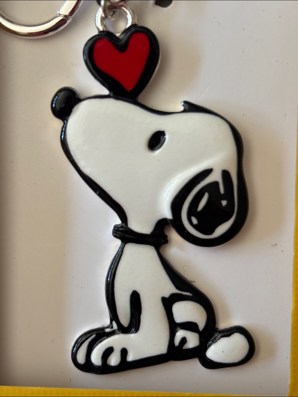 NIB Peanuts Classic Snoopy White & Red Heart Clip-On Keychain - Picture 2 of 4